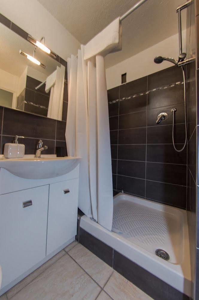 Blue Lagon Five Stars Holiday House Ницца Экстерьер фото