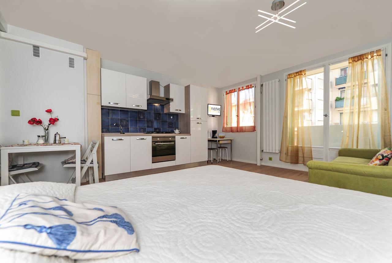 Blue Lagon Five Stars Holiday House Ницца Экстерьер фото