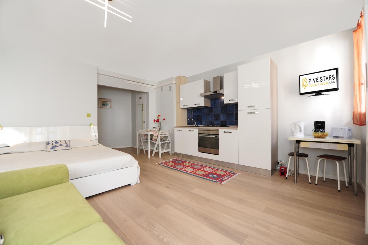 Blue Lagon Five Stars Holiday House Ницца Экстерьер фото